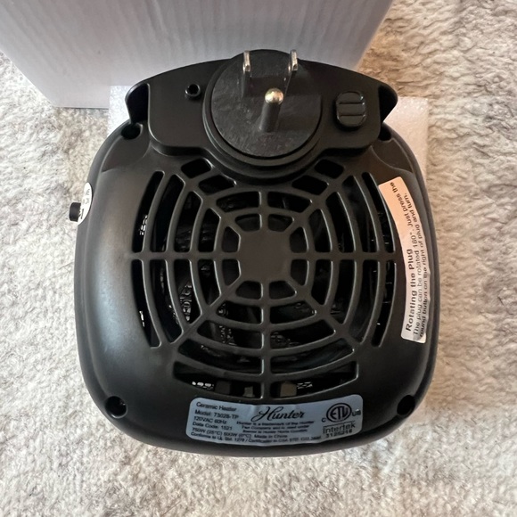 🔥Hunter Plug-in Heater with Adjustable Thermostat🔥 - Picture 4 of 6